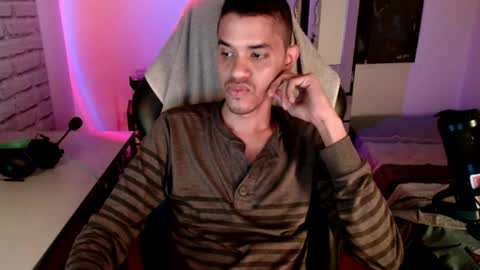Snapshot of not4work chatting on 7, 4, 2026 not4work online show from 7, 4, 2026