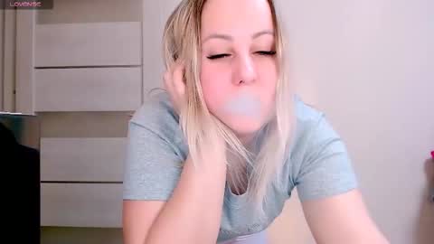 Snapshot of not_nakedcat chatting on 6, 11, 2025 hi glad to chat online show from 6, 11, 2025