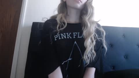 Snapshot of novafrey chatting on 8, 3, 2025 Olivia online show from 8, 3, 2025