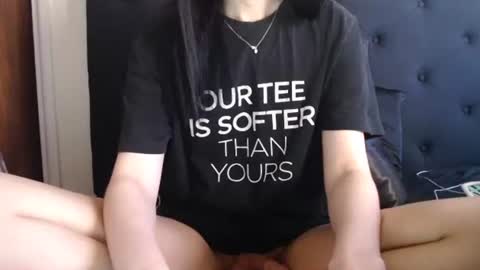 Snapshot of novafrey chatting on 12, 11, 2025 Olivia online show from 12, 11, 2025