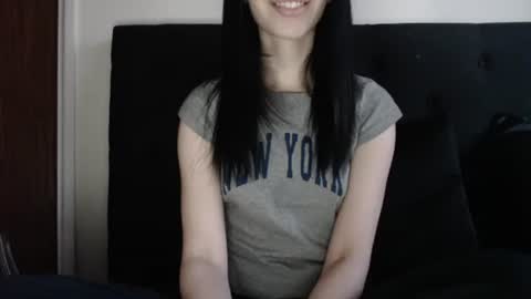 Snapshot of novafrey chatting on 17, 11, 2025 Olivia online show from 17, 11, 2025