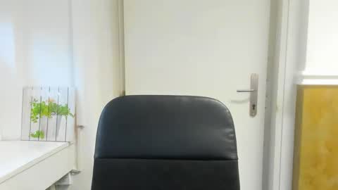 novasmilee online show from 17, 12, 2025