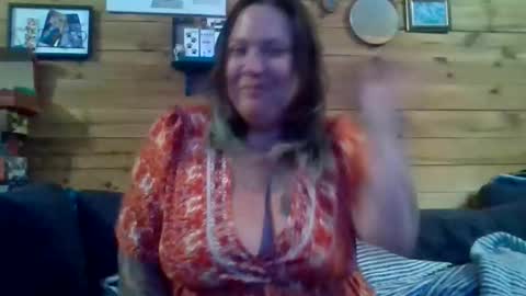 nutmegmatee online show from 17, 3, 2026