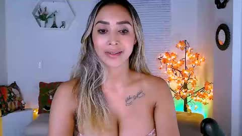 Nycole online show from 19, 12, 2024