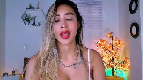 Nycole online show from 23, 12, 2024