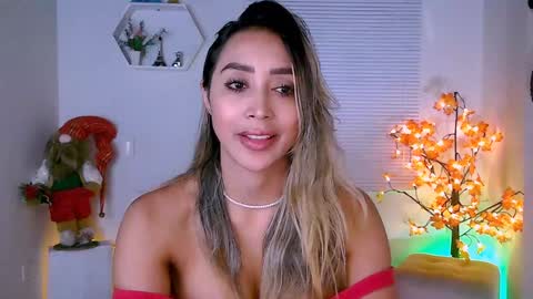 Nycole online show from 30, 12, 2024