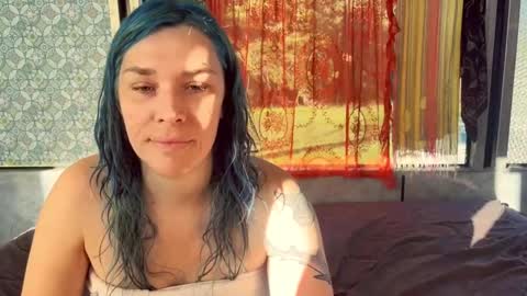 Creamy Grapefruit online show from 13, 10, 2025