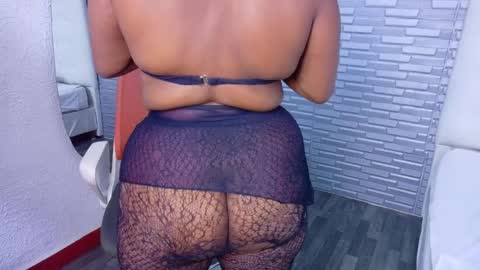 Snapshot of nympho_bff chatting on 17, 10, 2025 nympho_bff online show from 17, 10, 2025