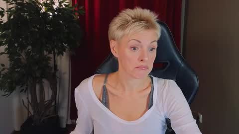 Snapshot of nymphvariety chatting on 13, 11, 2025 nymphvariety online show from 13, 11, 2025