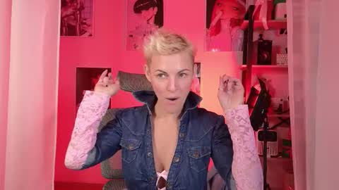 Snapshot of nymphvariety chatting on 25, 11, 2025 nymphvariety online show from 25, 11, 2025