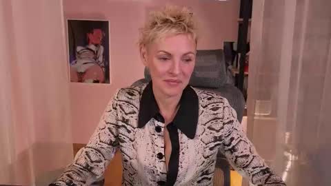 Snapshot of nymphvariety chatting on 2, 12, 2025 nymphvariety online show from 2, 12, 2025