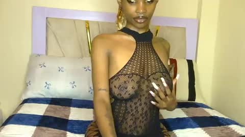 Snapshot of nyra_vesper chatting on 18, 6, 2026 Lexi i online show from 18, 6, 2026