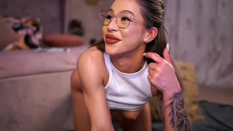 nyrobinova online show from 25, 1, 2025