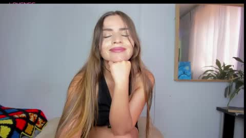 Laura nyu online show from 15, 4, 2026