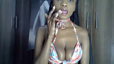 Snapshot of nyverra chatting on 5, 7, 2026 nyverra online show from 5, 7, 2026