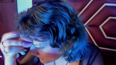 Nyx  online show from 11, 2, 2026