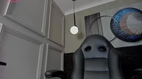 independent model online show from 22, 2, 2025