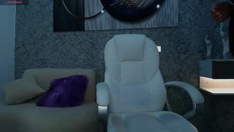 independent model online show from 18, 12, 2025