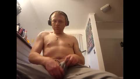 Snapshot of offering_loads_2u chatting on 28, 11, 2025 Offering loads 2u online show from 28, 11, 2025