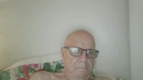 Snapshot of oggi95 chatting on 1, 10, 2025 oggi95 online show from 1, 10, 2025