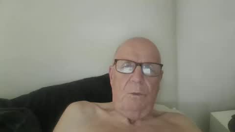 Snapshot of oggi95 chatting on 20, 4, 2026 oggi95 online show from 20, 4, 2026