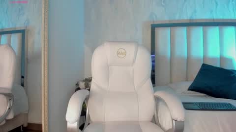 Snapshot of oh_hollyy chatting on 13, 1, 2025 Holly online show from 13, 1, 2025