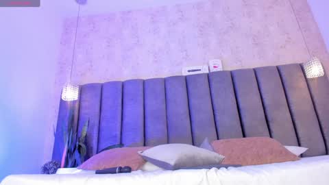 Snapshot of oh_hollyy chatting on 1, 2, 2025 Holly online show from 1, 2, 2025