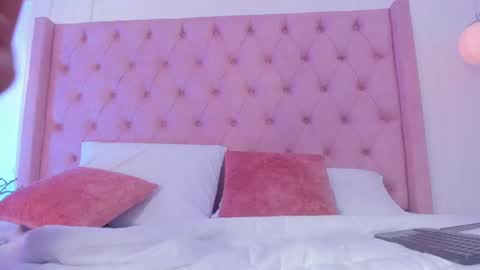 Snapshot of oh_hollyy chatting on 15, 2, 2025 Holly online show from 15, 2, 2025