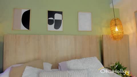 Snapshot of oh_hollyy chatting on 4, 12, 2025 Holly online show from 4, 12, 2025