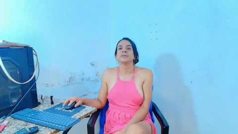 Snapshot of oh_tique chatting on 6, 4, 2026 LU online show from 6, 4, 2026