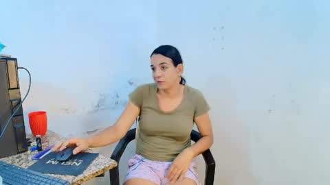 Snapshot of oh_tique chatting on 7, 5, 2026 LU online show from 7, 5, 2026