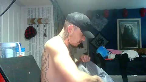 Snapshot of oh_you_know69 chatting on 5, 10, 2025 who dares  toss me some  tips lets have fun online show from 5, 10, 2025