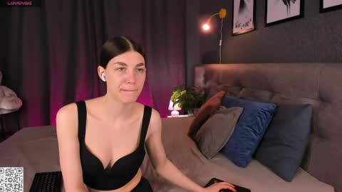 KAYA. online Tu We Th Fr Sa 0100AM - 0800AM Time zone of Germany Munich online show from 16, 4, 2026