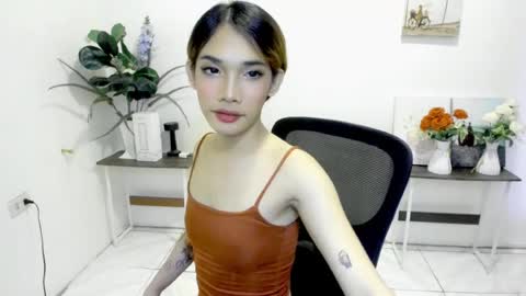 ohmy_lianxx online show from 21, 6, 2026