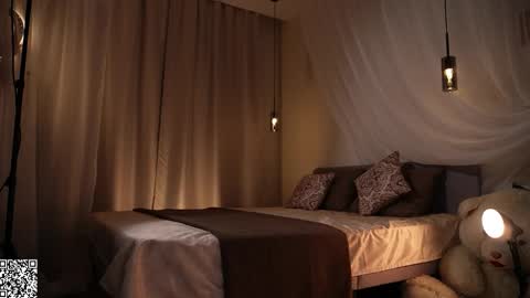 Snapshot of ohmyclaire chatting on 8, 11, 2025 Claire online show from 8, 11, 2025