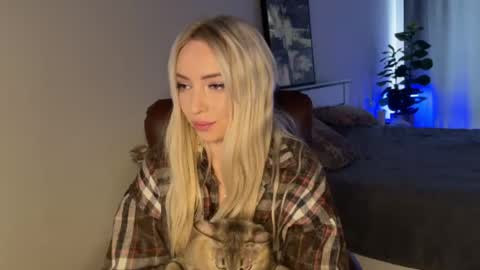 Snapshot of ohmyemma chatting on 18, 5, 2026 Emma online show from 18, 5, 2026