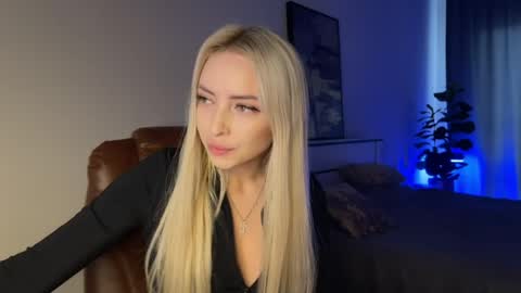 Snapshot of ohmyemma chatting on 22, 5, 2026 Emma online show from 22, 5, 2026