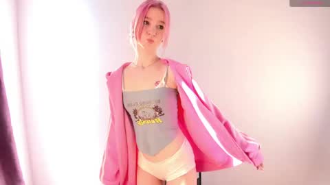 Emi and Ohpi online show from 11, 4, 2026