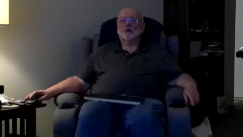 Snapshot of old_guy111 chatting on 25, 5, 2026 old_guy111 online show from 25, 5, 2026