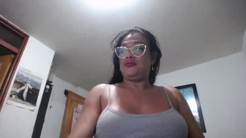 Snapshot of olenkamilfts chatting on 10, 4, 2026 Olenka online show from 10, 4, 2026