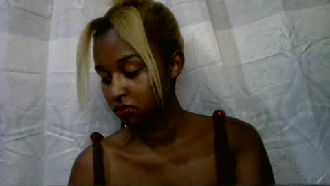 Snapshot of olinah610 chatting on 7, 7, 2026 olinah610 online show from 7, 7, 2026