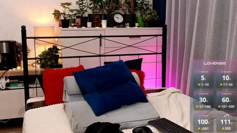 OliSunny Olivia online show from 31, 12, 2024