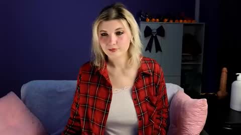 OliSunny Olivia online show from 3, 11, 2025