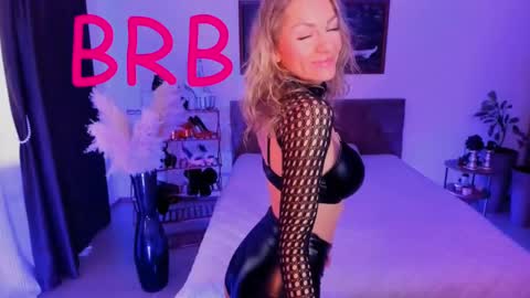 oliva_candy online show from 11, 3, 2025