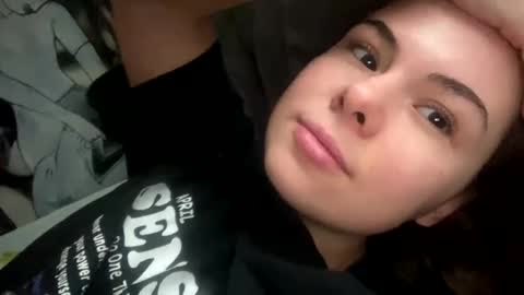 Snapshot of olivepeach chatting on 6, 12, 2024 Oil online show from 6, 12, 2024