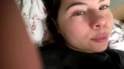 Snapshot of olivepeach chatting on 26, 12, 2024 Oil online show from 26, 12, 2024