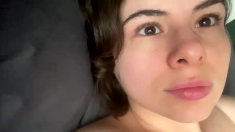 Snapshot of olivepeach chatting on 30, 1, 2025 Oil online show from 30, 1, 2025