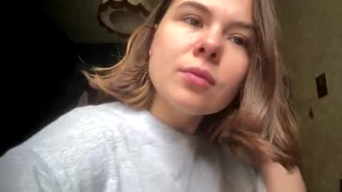 Snapshot of olivepeach chatting on 8, 10, 2025 Oil online show from 8, 10, 2025