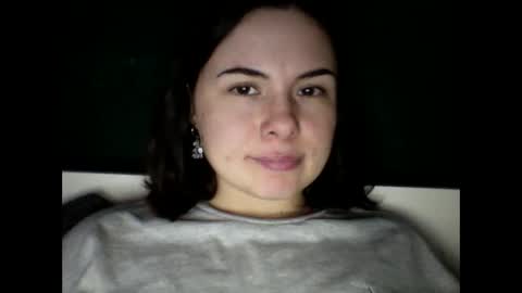 Snapshot of olivepeach chatting on 26, 11, 2025 Oil online show from 26, 11, 2025