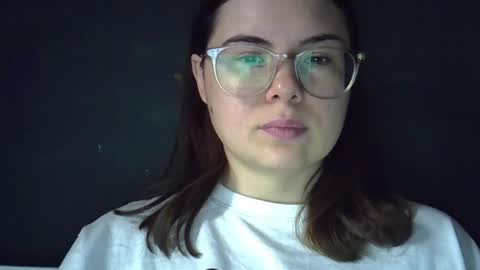 Snapshot of olivepeach chatting on 24, 6, 2026 Oil online show from 24, 6, 2026